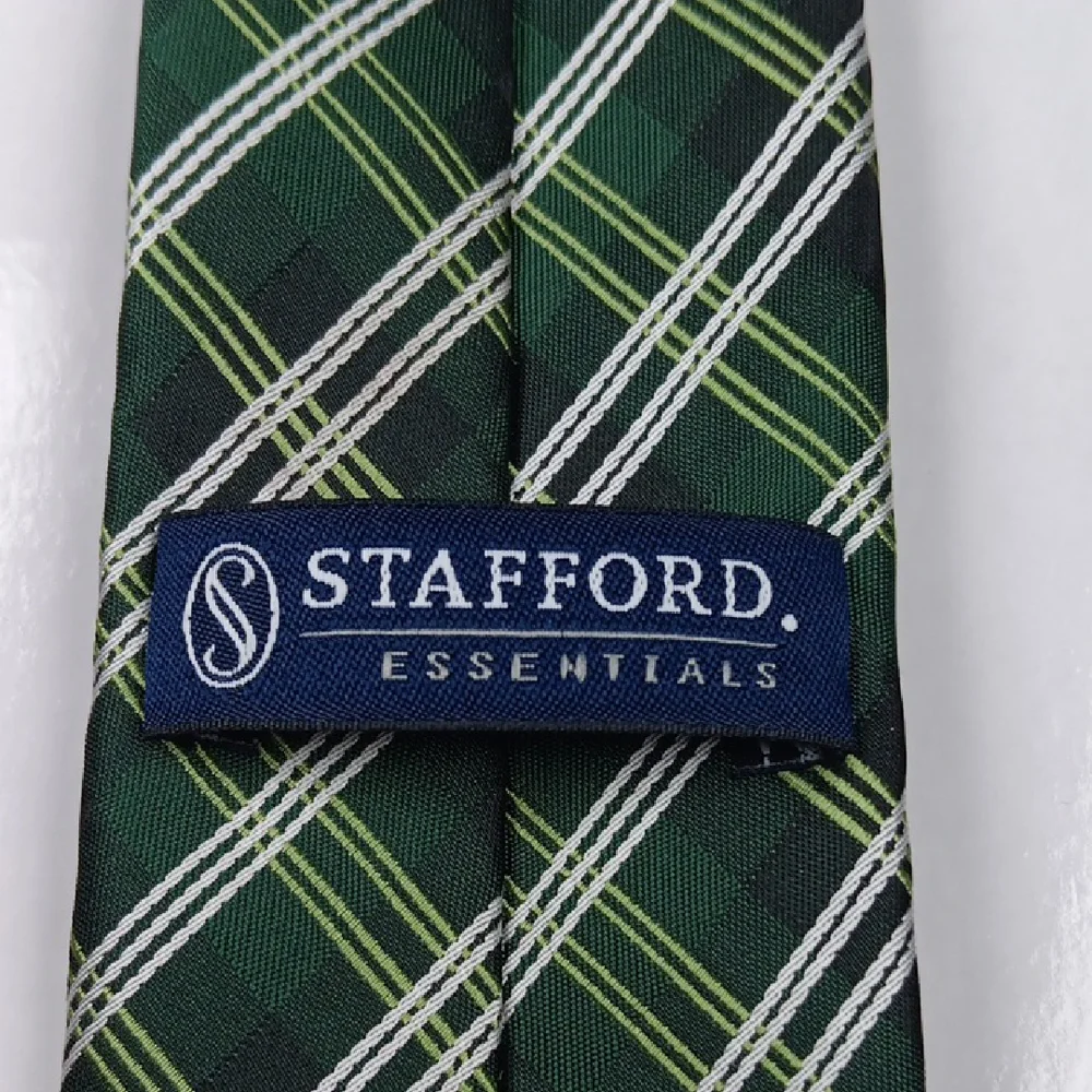 Stafford‎ Green Plaid Men's Tie - Picture 2 of 4